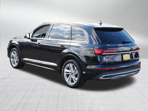 2024 Audi Q7 55 Premium Plus