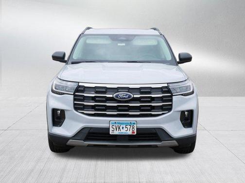 Space White Metallic 2026 Ford Explorer Active