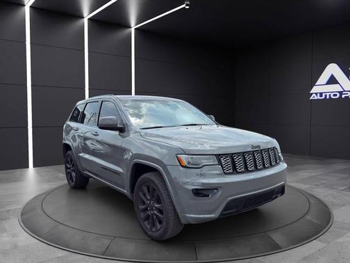 2021 Jeep Grand Cherokee Laredo