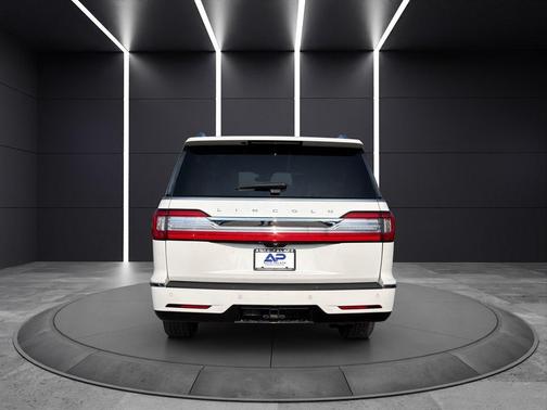 White 2020 Lincoln Navigator L Reserve