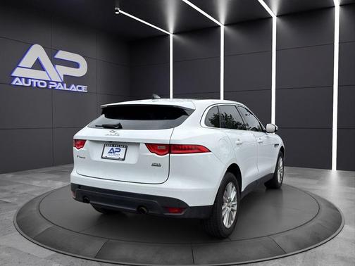 Fuji White 2020 Jaguar F-PACE 25t Prestige