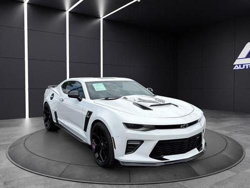 White 2017 Chevrolet Camaro 1SS
