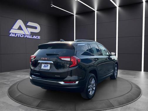Black 2023 GMC Terrain SLT