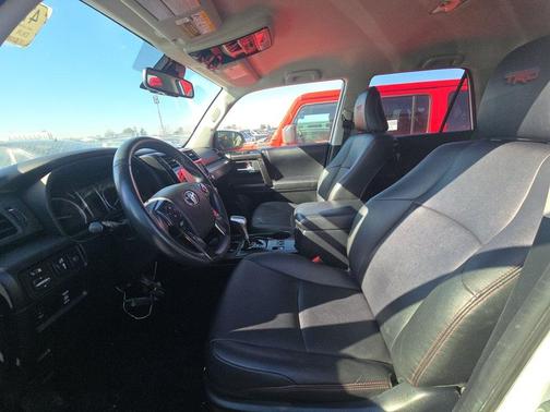 2020 Toyota 4Runner SR5/SR5