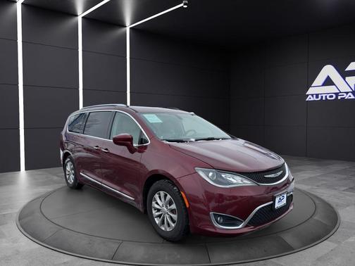 2018 Chrysler Pacifica Touring-L
