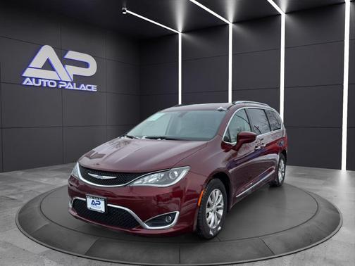 2018 Chrysler Pacifica Touring-L