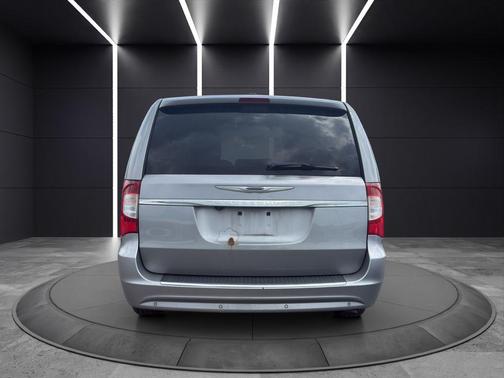 2014 Chrysler Town & Country Touring-L