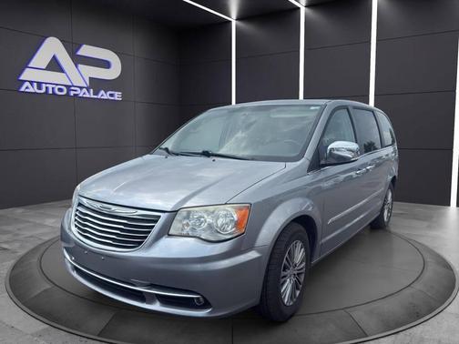 2014 Chrysler Town & Country Touring-L
