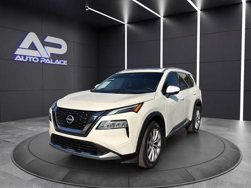 White 2023 Nissan Rogue Platinum