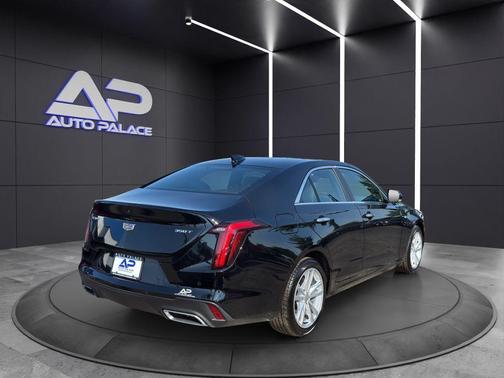 2023 Cadillac CT4 Luxury