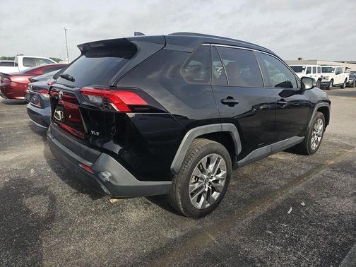 2020 Toyota RAV4 XLE Premium