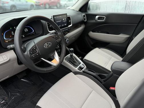 2024 Hyundai VENUE SEL