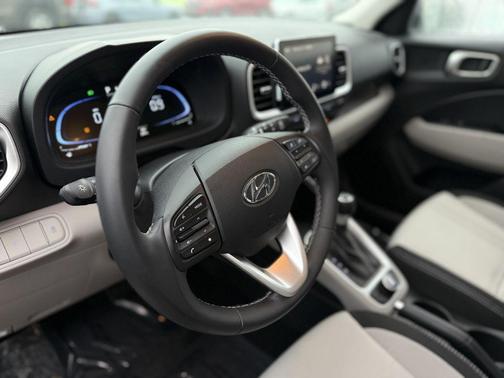 2024 Hyundai VENUE SEL