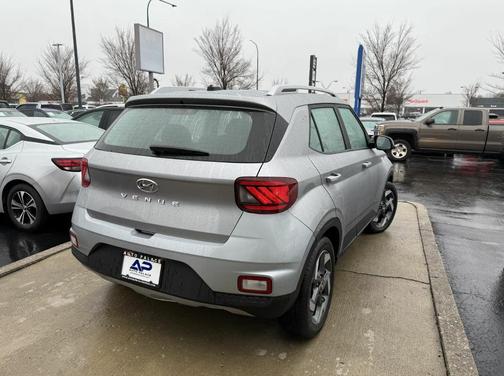 2024 Hyundai VENUE SEL