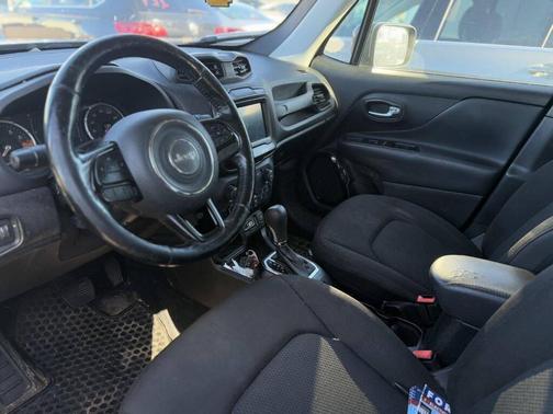 Gray 2018 Jeep Renegade Latitude