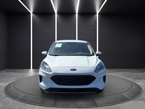 White 2022 Ford Escape SE