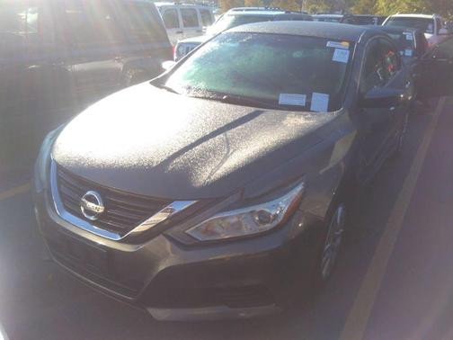 Photo 1 of 3 of 2016 Nissan Altima 2.5 S