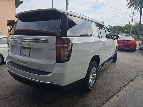 2023 Chevrolet Suburban LT
