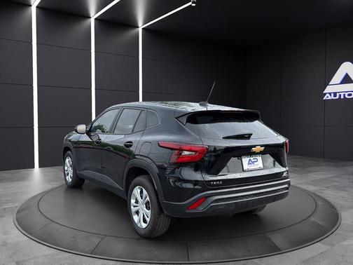 Black 2024 Chevrolet Trax LS