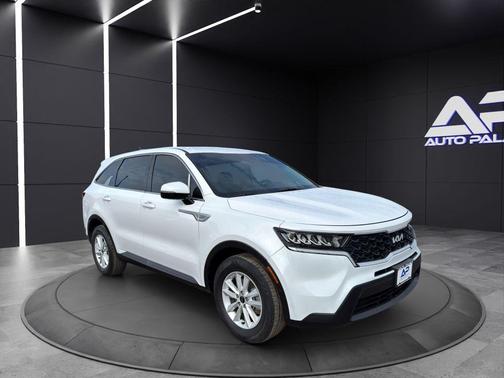2022 Kia Sorento LX