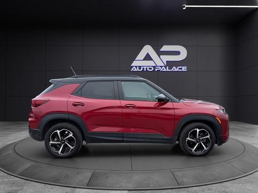 Red 2021 Chevrolet Trailblazer RS
