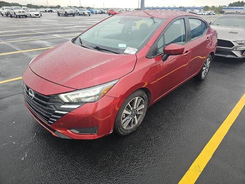 Scarlet Ember 2025 Nissan Versa 1.6 SV