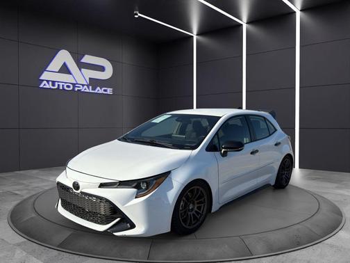 2020 Toyota Corolla Hatchback SE