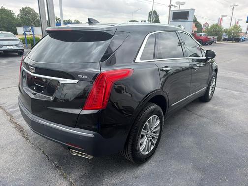 Stellar Black Metallic 2019 Cadillac XT5 Luxury