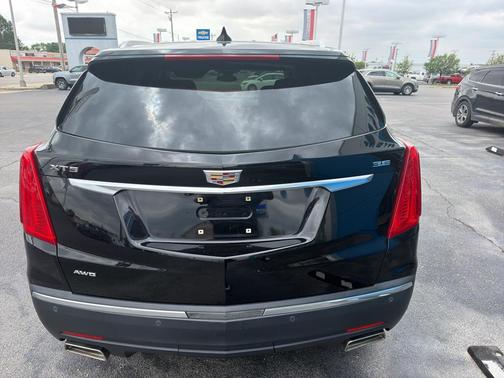 Stellar Black Metallic 2019 Cadillac XT5 Luxury