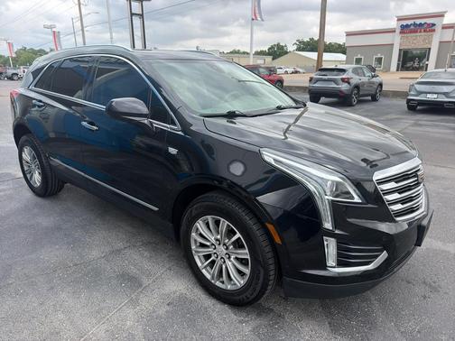 Stellar Black Metallic 2019 Cadillac XT5 Luxury