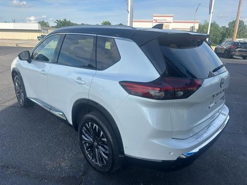 2024 Nissan Rogue Platinum