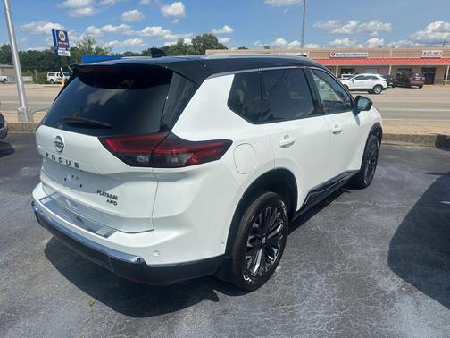 2024 Nissan Rogue Platinum