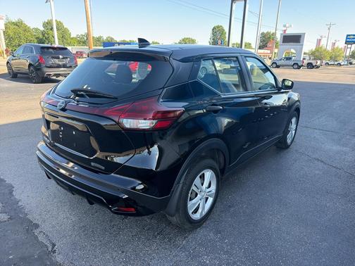 Super Black 2024 Nissan Kicks S