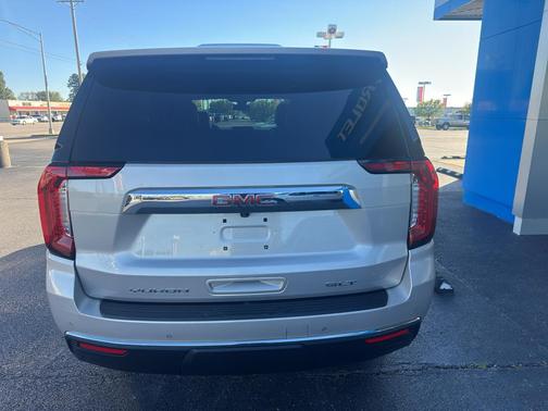 2022 GMC Yukon SLT