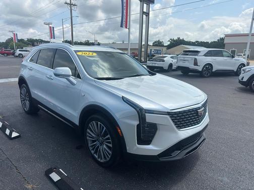 2024 Cadillac XT4 Premium Luxury