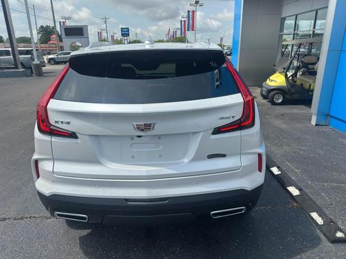 2024 Cadillac XT4 Premium Luxury
