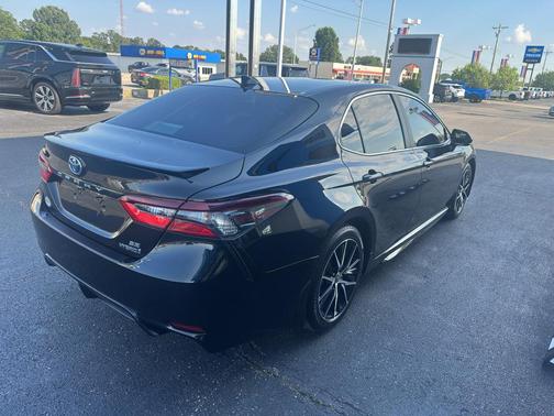 2021 Toyota Camry Hybrid SE