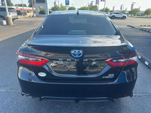 2021 Toyota Camry Hybrid SE