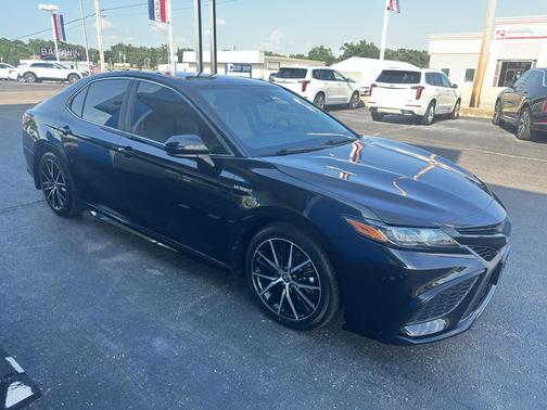 2021 Toyota Camry Hybrid SE