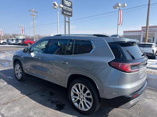 2024 GMC Acadia Denali