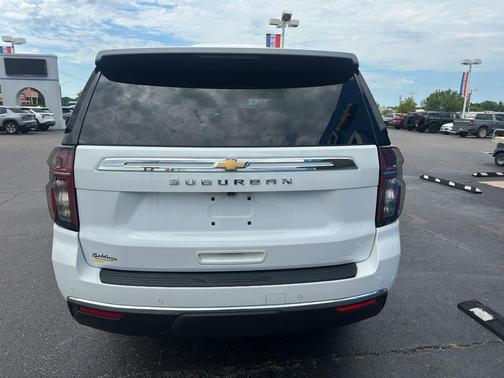 2023 Chevrolet Suburban LS
