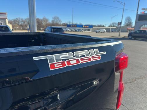 2025 Chevrolet Silverado 1500 Custom Trail Boss