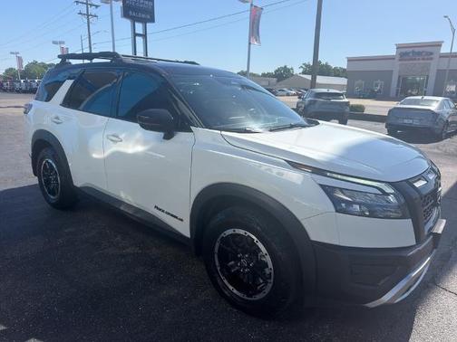 White 2024 Nissan Pathfinder Rock Creek