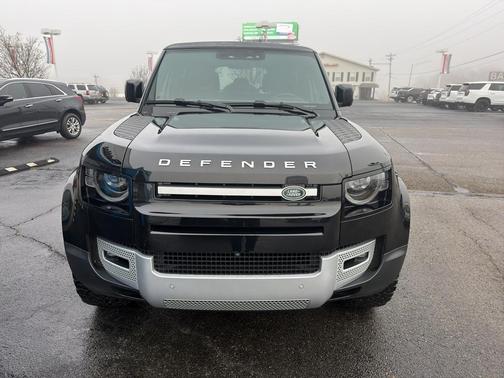 2024 Land Rover Defender P500 SE