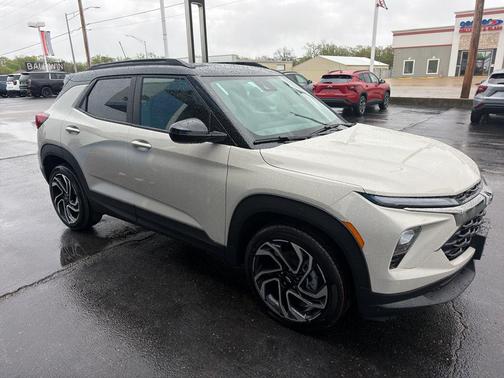 White Sand 2026 Chevrolet Trailblazer RS