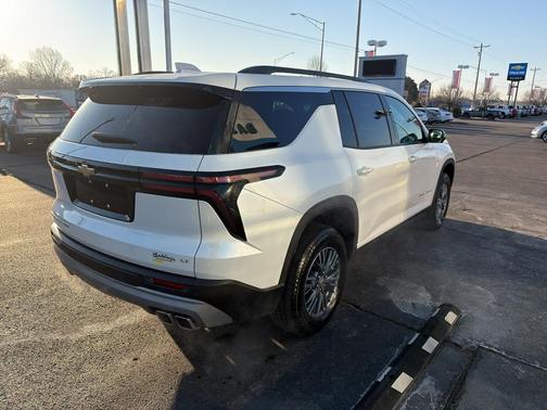 2024 Chevrolet Traverse LT