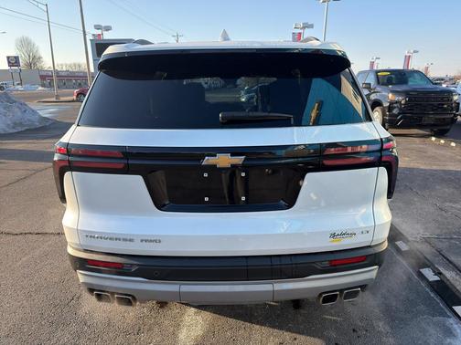 2024 Chevrolet Traverse LT