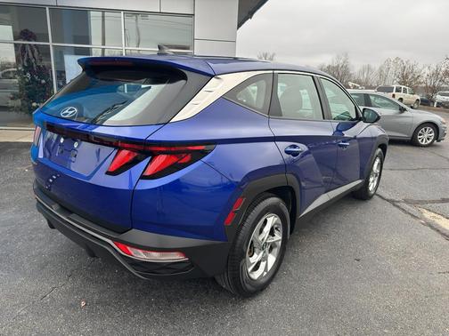 2022 Hyundai TUCSON SE
