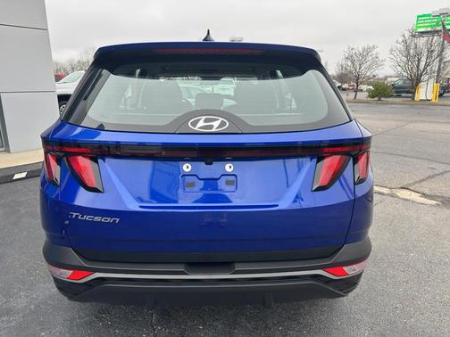 2022 Hyundai TUCSON SE