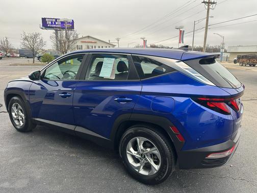 2022 Hyundai TUCSON SE